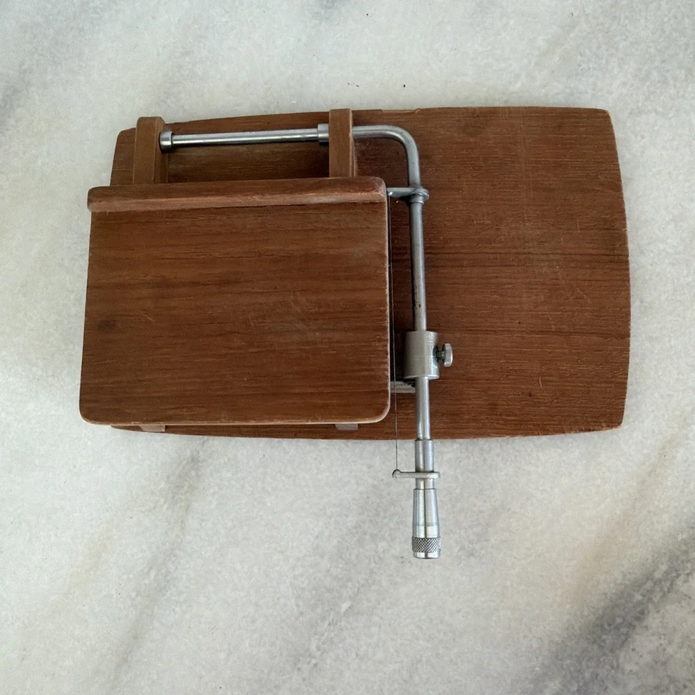 Vintage scandinavian Teakwood cheese cutter OLA0051‎